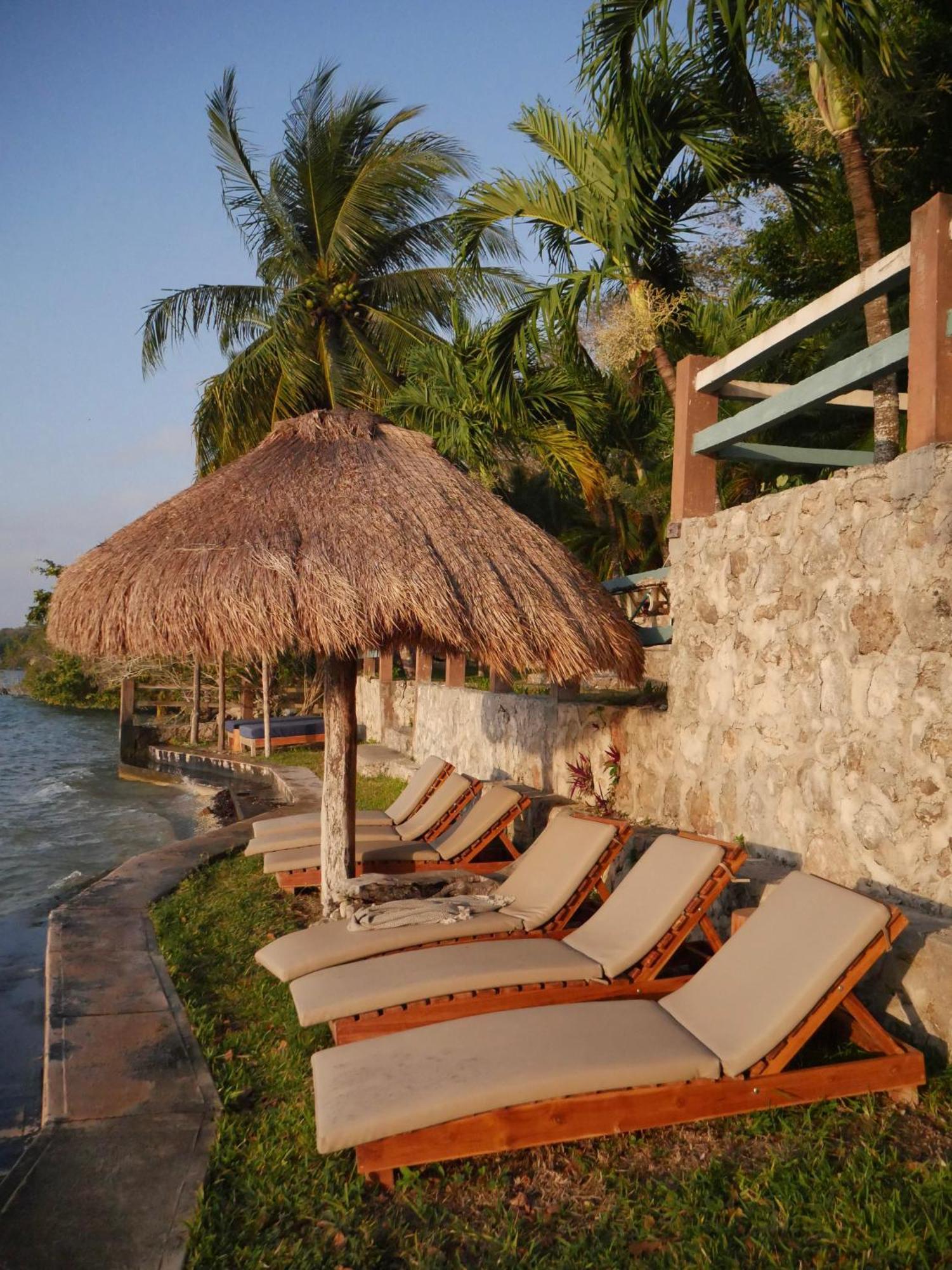 Villa Santuario Lake Front Oasis Бакалар Екстериор снимка